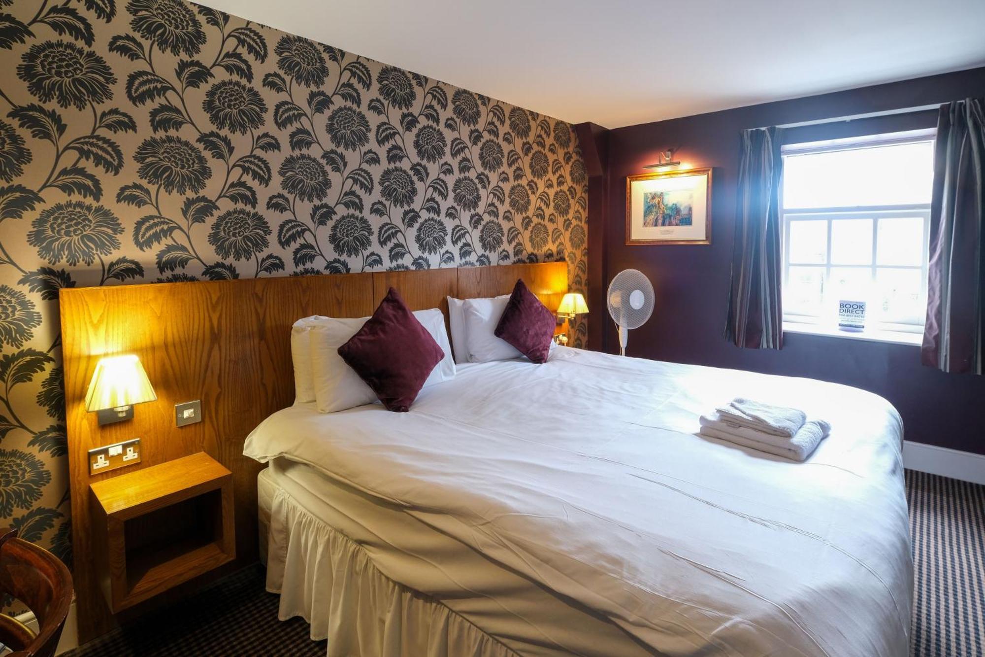 The Unicorn Hotel Wetherspoon Ρίπον Εξωτερικό φωτογραφία