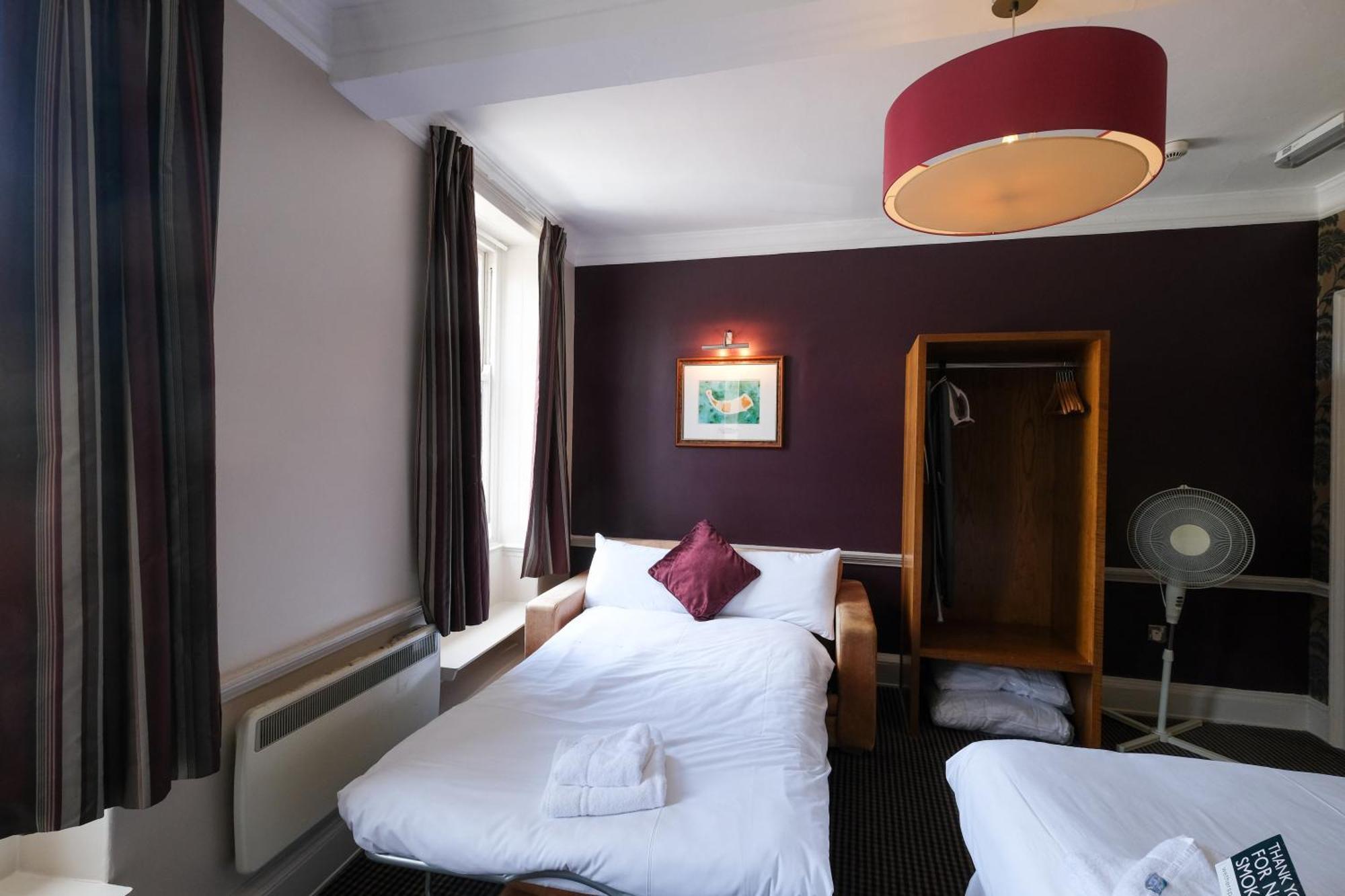 The Unicorn Hotel Wetherspoon Ρίπον Εξωτερικό φωτογραφία