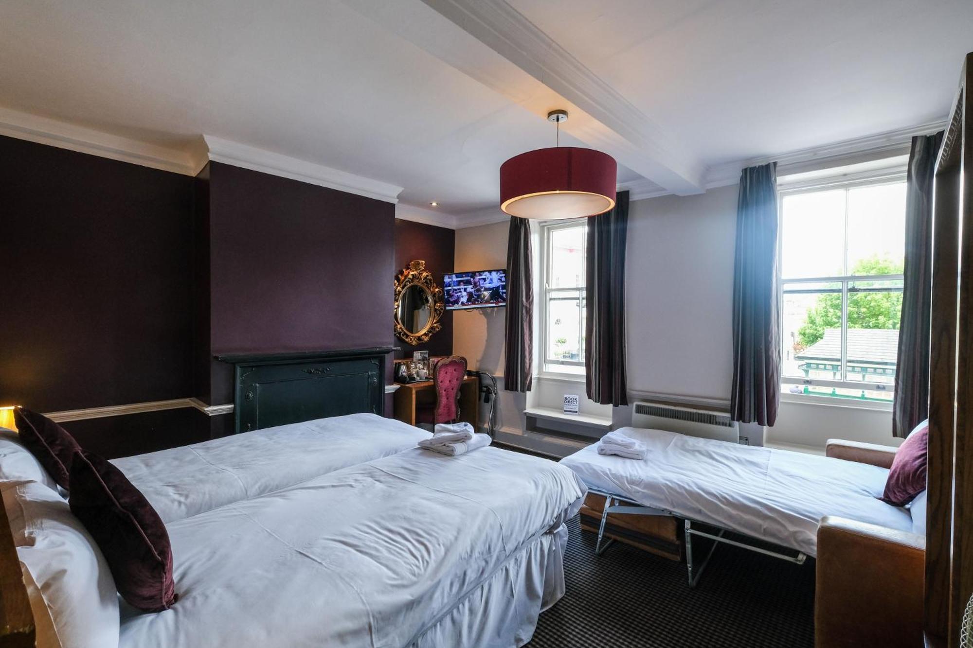 The Unicorn Hotel Wetherspoon Ρίπον Εξωτερικό φωτογραφία