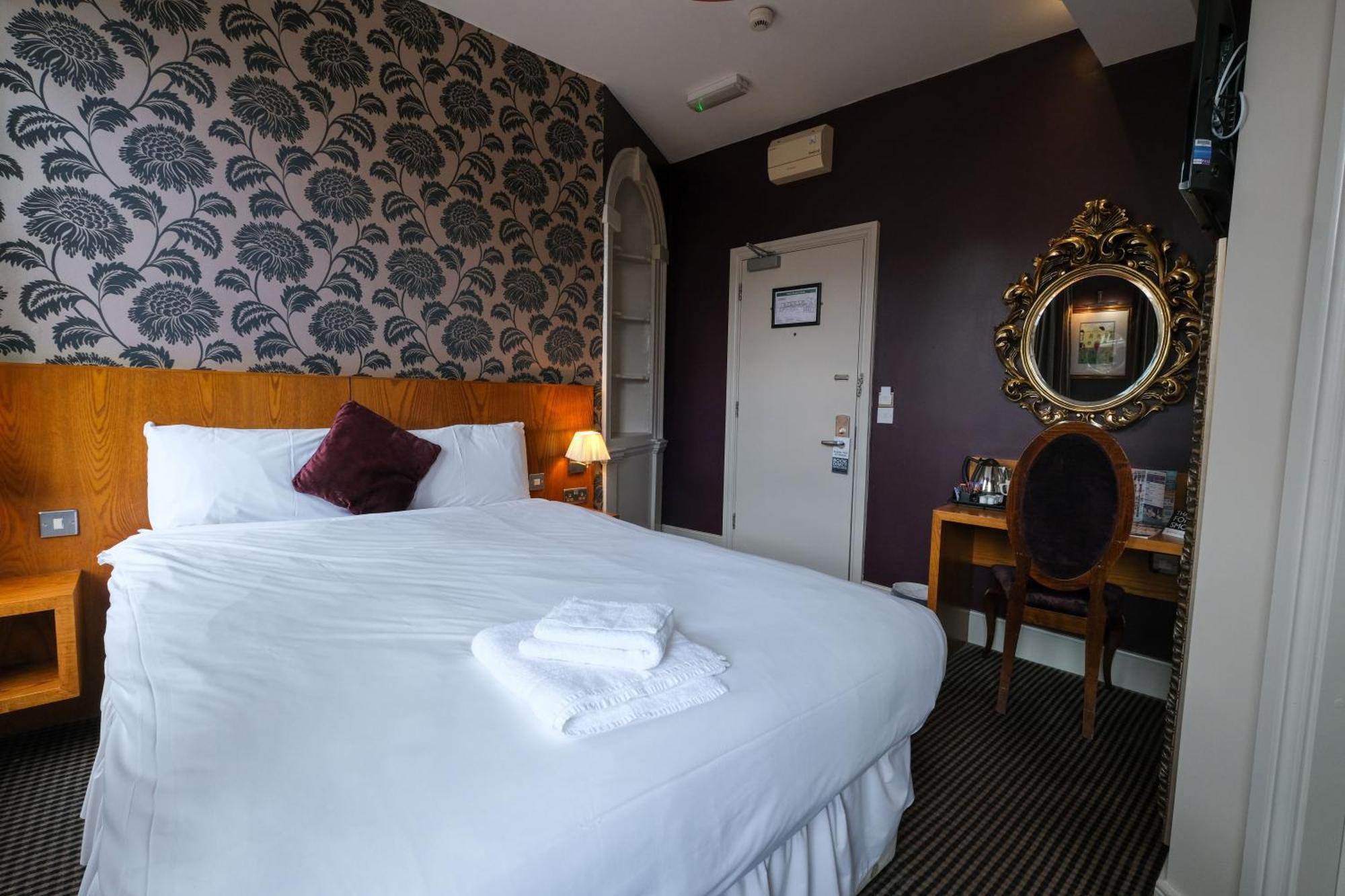 The Unicorn Hotel Wetherspoon Ρίπον Εξωτερικό φωτογραφία